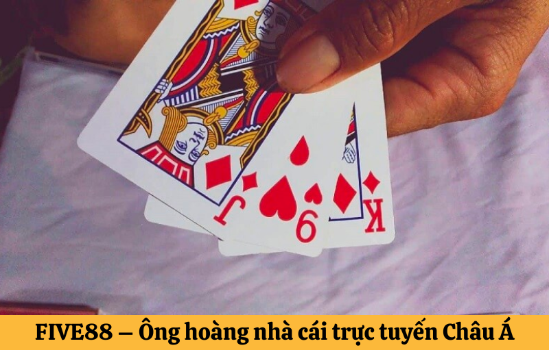 Công thức chia bài cào được 9 điểm với 5 tụ